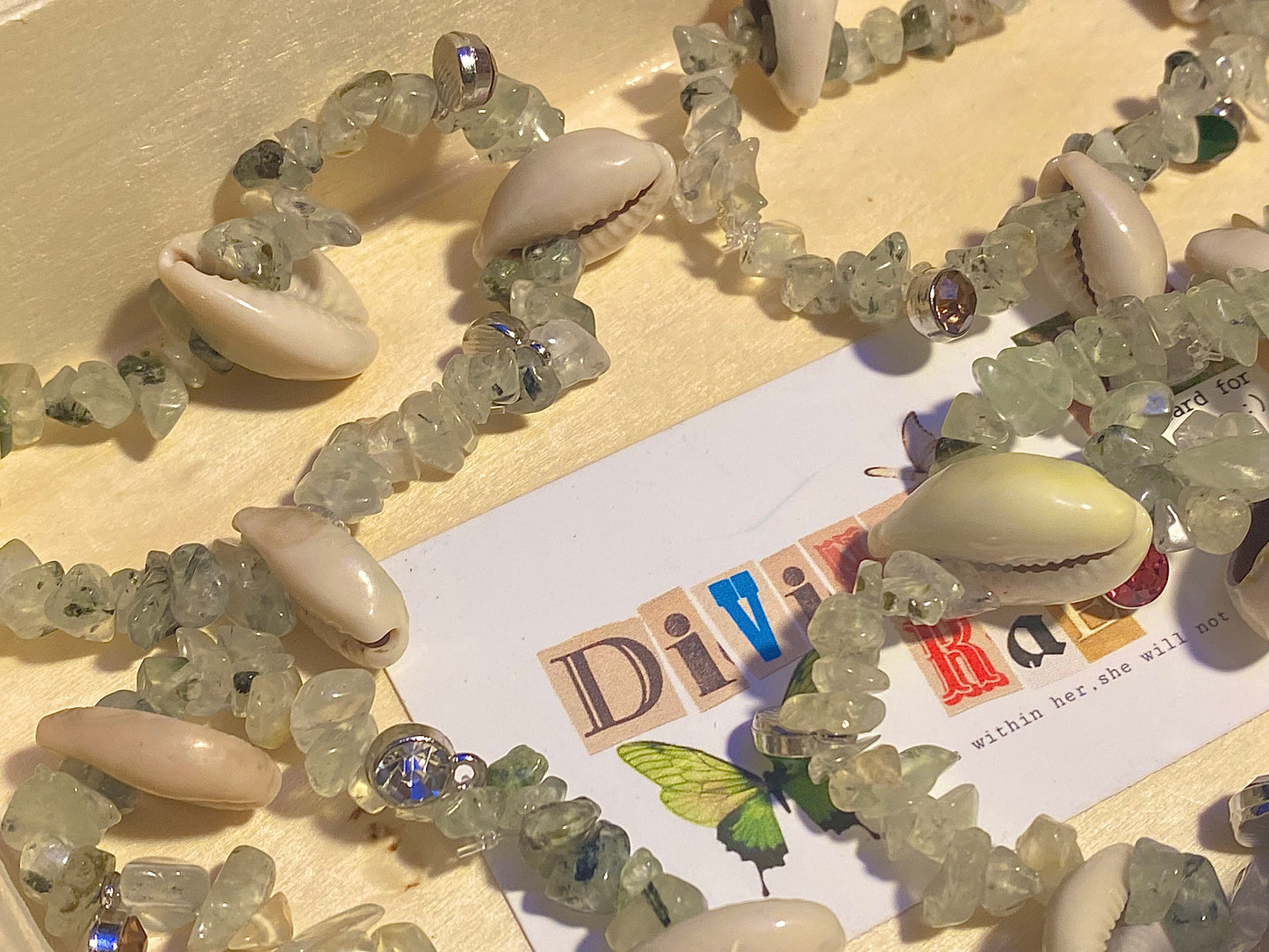 Kiwi w/ Seashells & Charms