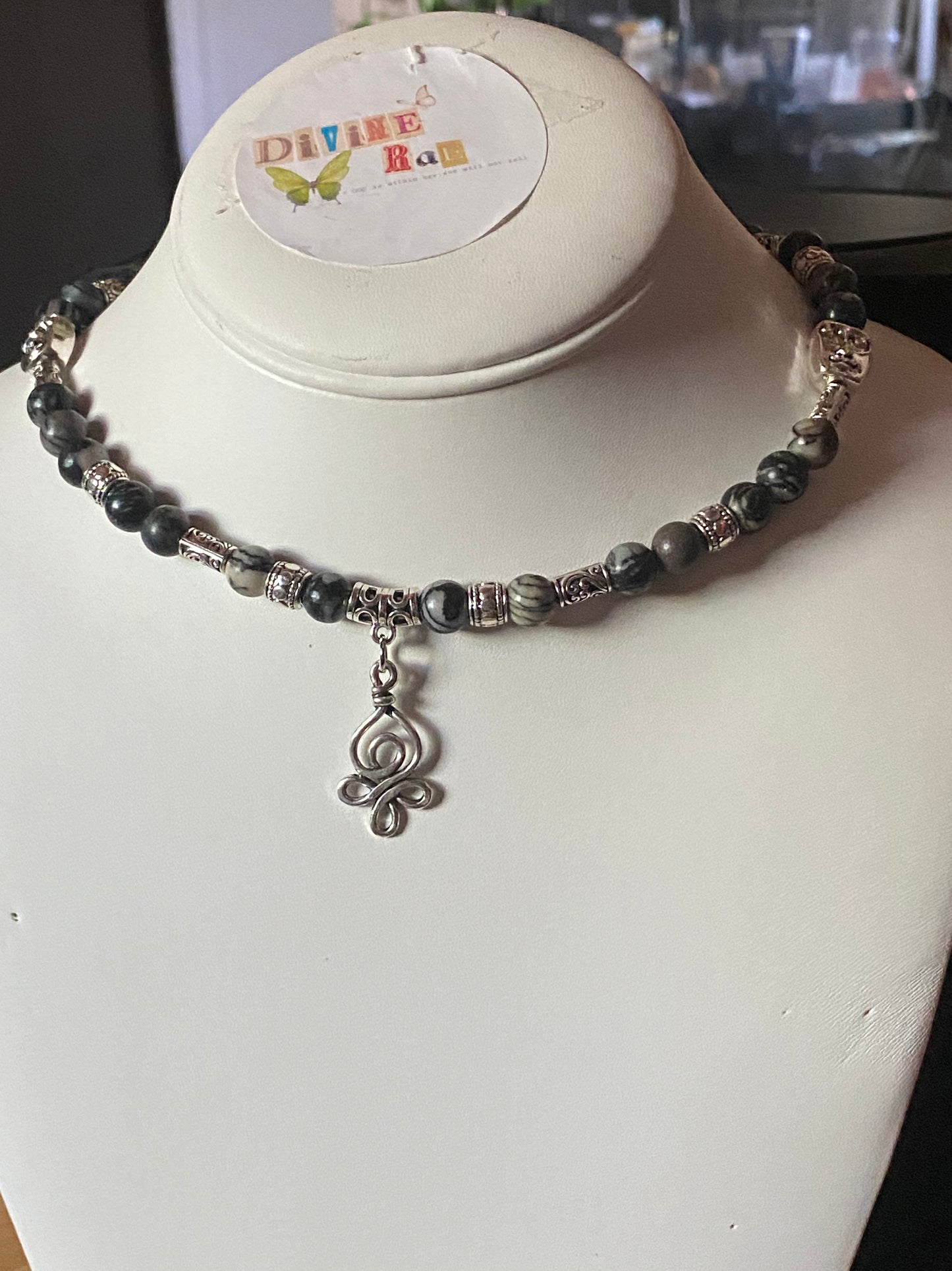 B&W choker