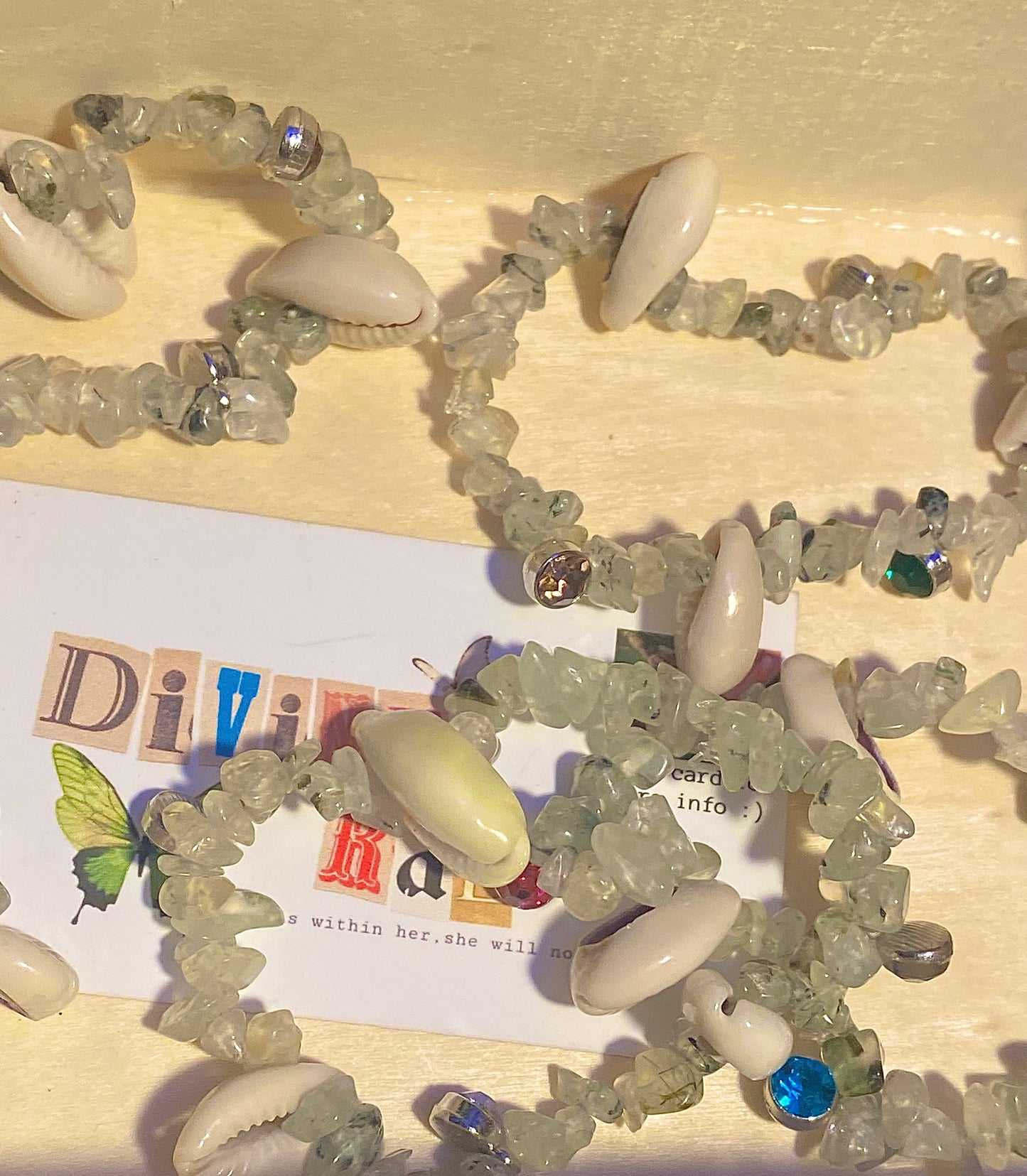 Kiwi w/ Seashells & Charms