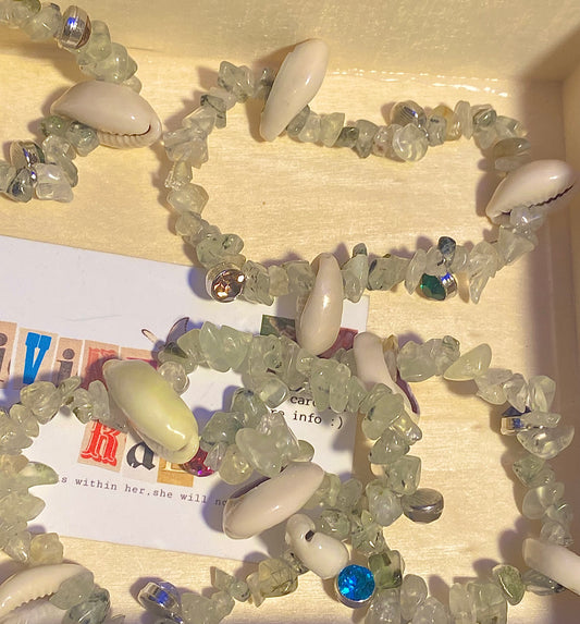 Kiwi w/ Seashells & Charms